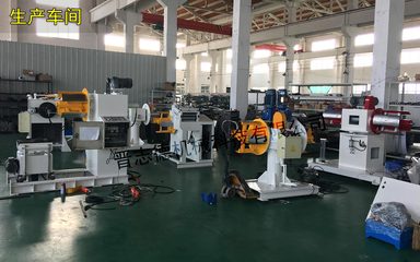 山東客戶來訪沖床送料機(jī)廠